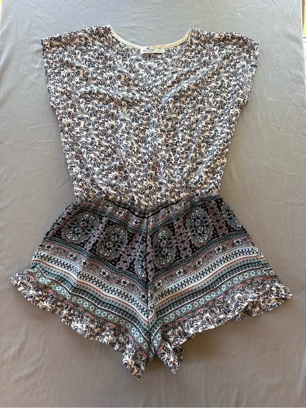 Hollister Floral Print Short Romper in White, Black, Teal & Mauve